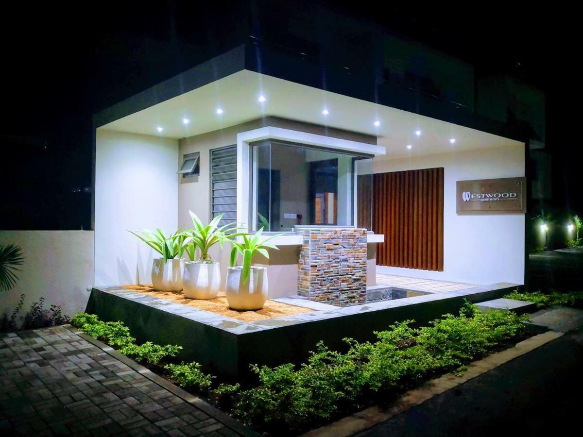 West Wood Holiday Apartment, C6 - Flic En Flac With Pool At A Quiet Location, Beautifully Decorated And Close To The Beach Exterior photo